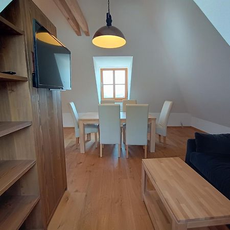 Apartmany Maly Mnich Mníšek pod Brdy Eksteriør bilde