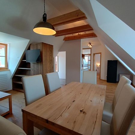 Apartmany Maly Mnich Mníšek pod Brdy Eksteriør bilde