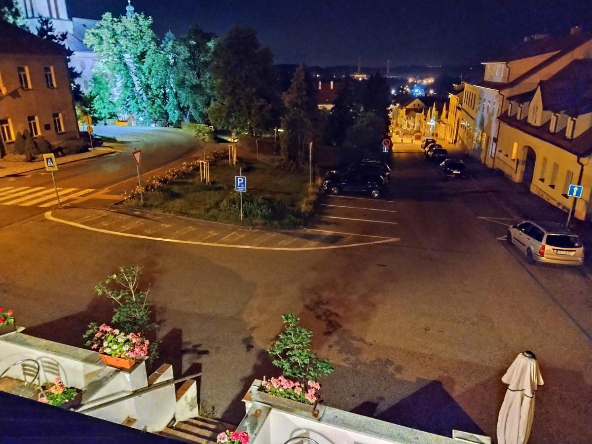 Apartmany Maly Mnich Mníšek pod Brdy Eksteriør bilde