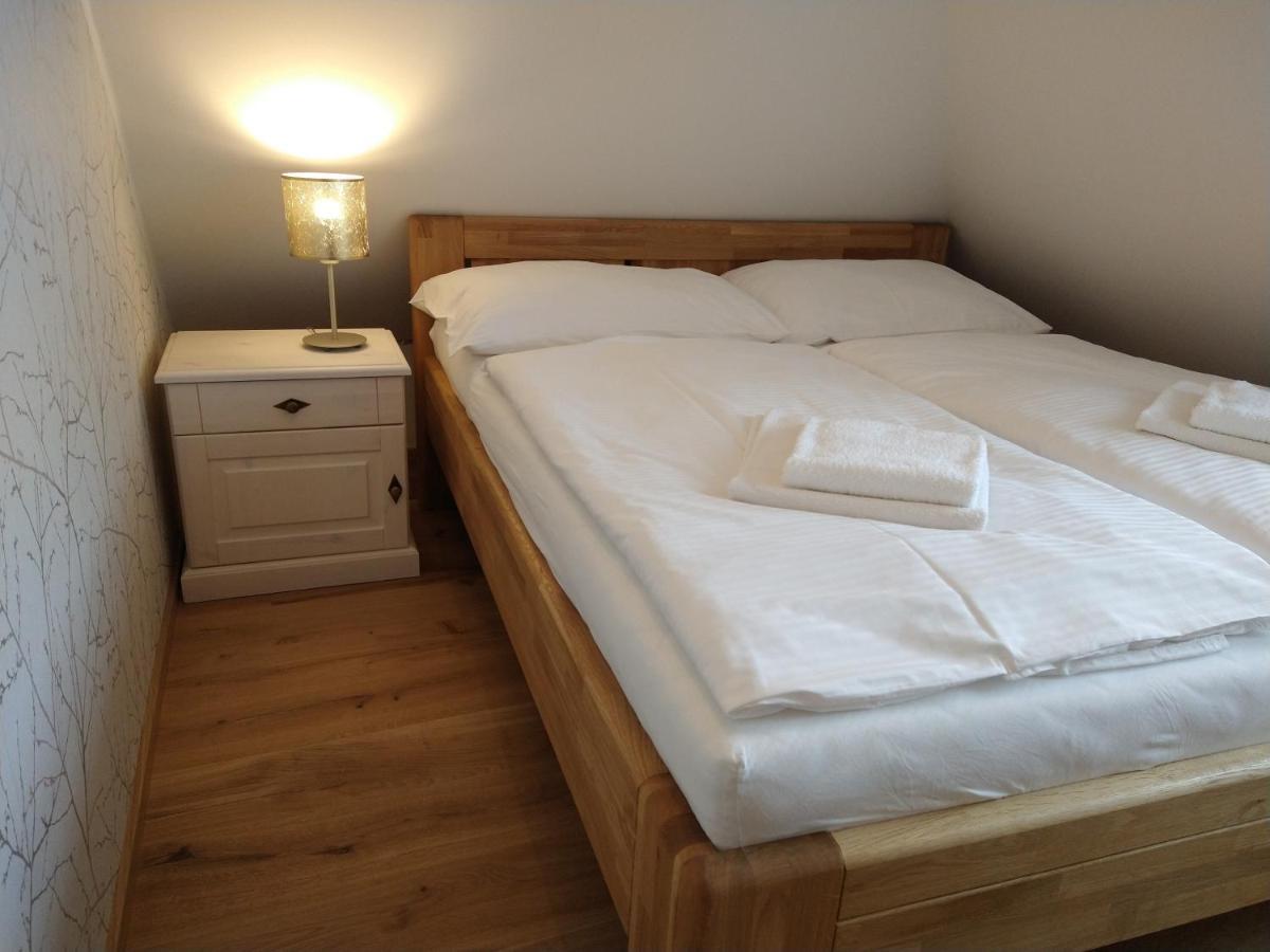 Apartmany Maly Mnich Mníšek pod Brdy Eksteriør bilde
