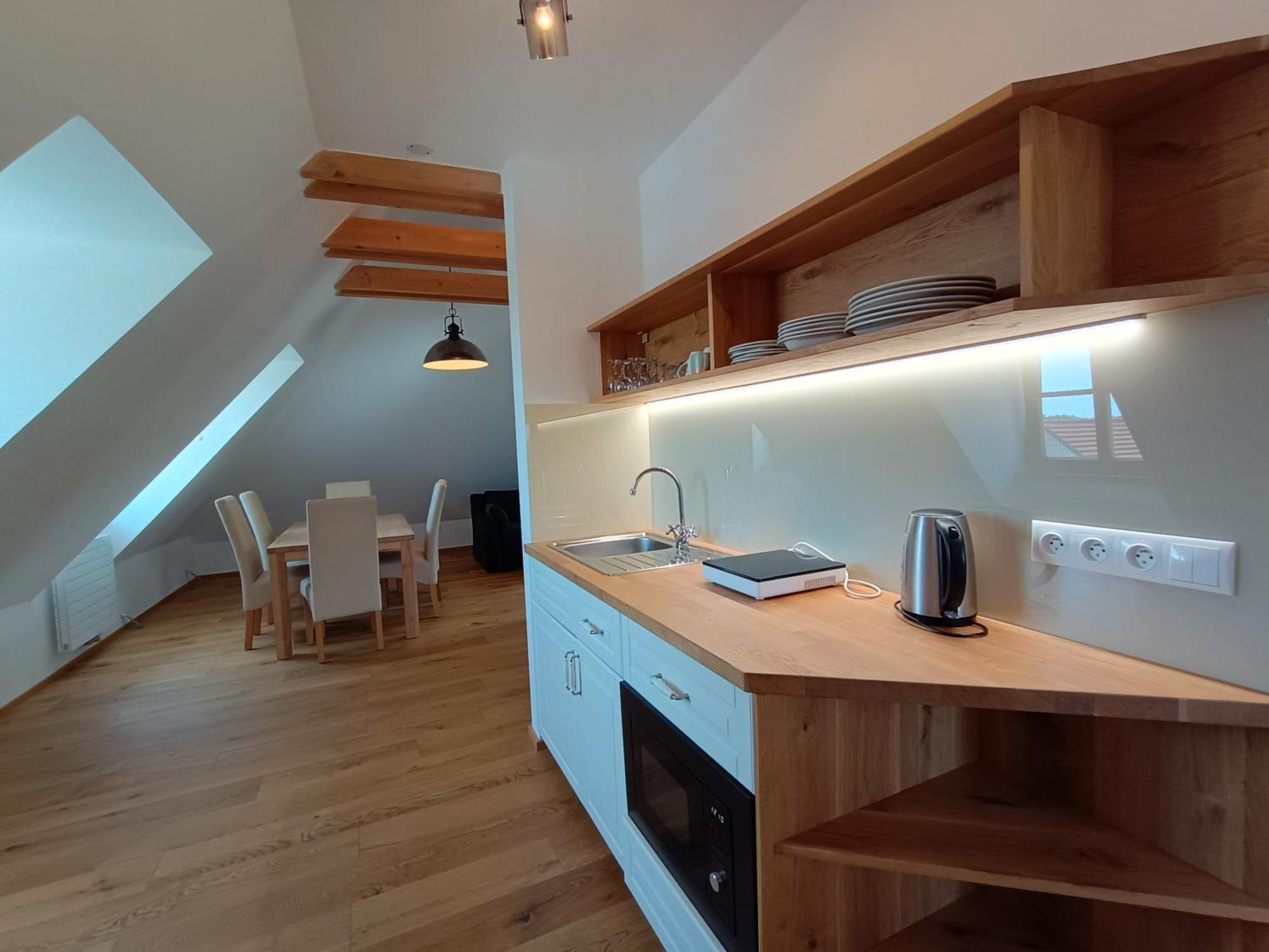 Apartmany Maly Mnich Mníšek pod Brdy Eksteriør bilde