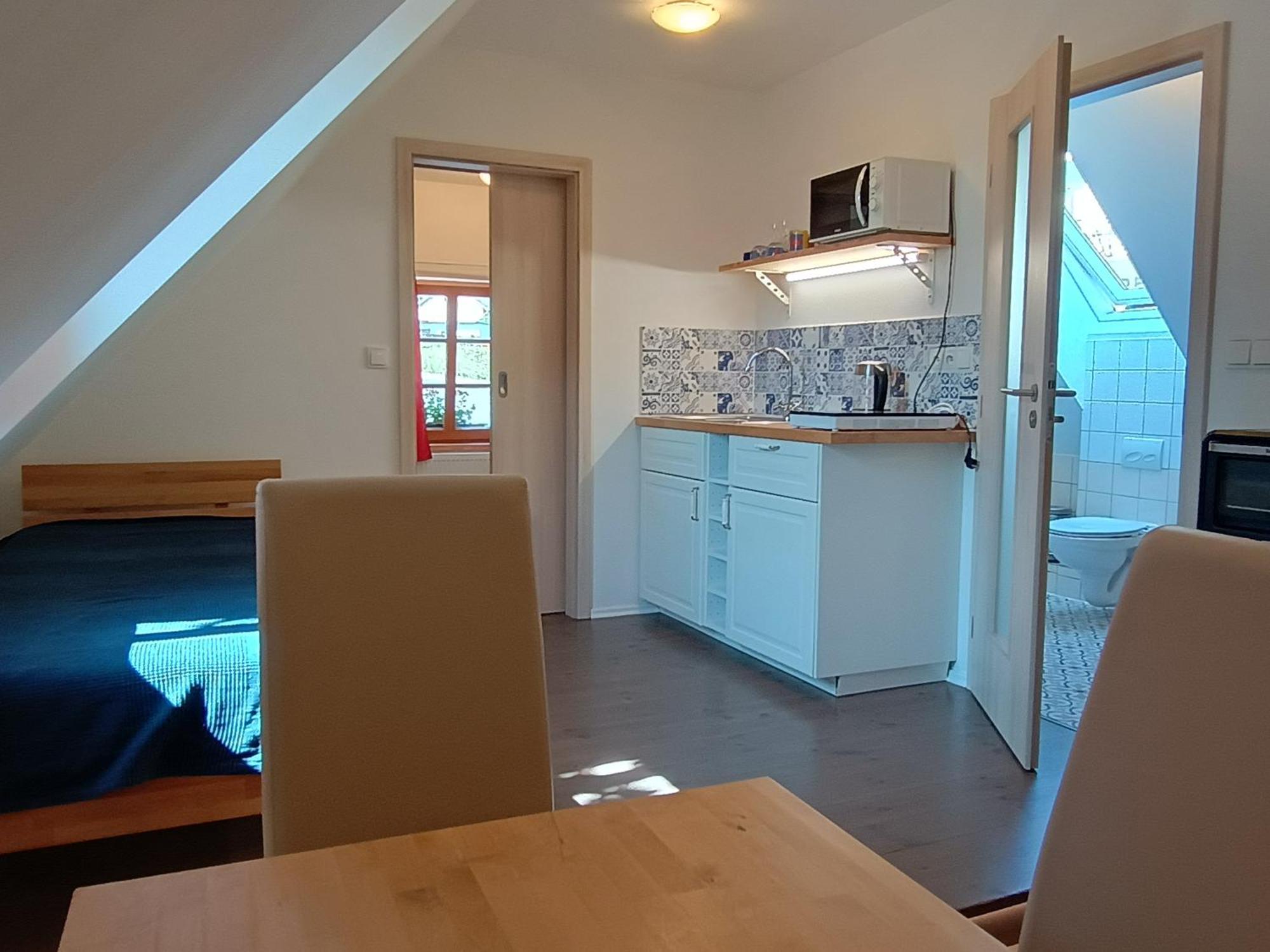 Apartmany Maly Mnich Mníšek pod Brdy Eksteriør bilde