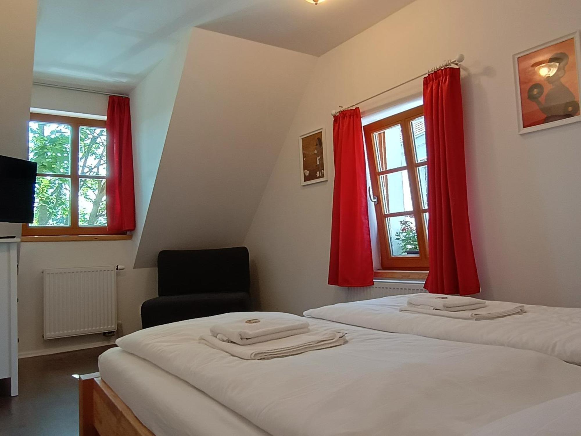 Apartmany Maly Mnich Mníšek pod Brdy Eksteriør bilde