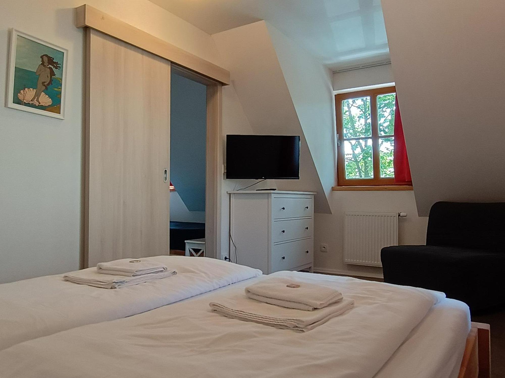 Apartmany Maly Mnich Mníšek pod Brdy Eksteriør bilde