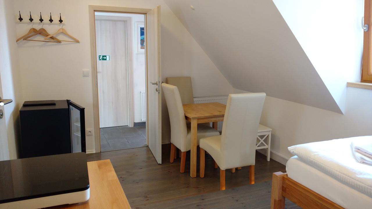 Apartmany Maly Mnich Mníšek pod Brdy Eksteriør bilde