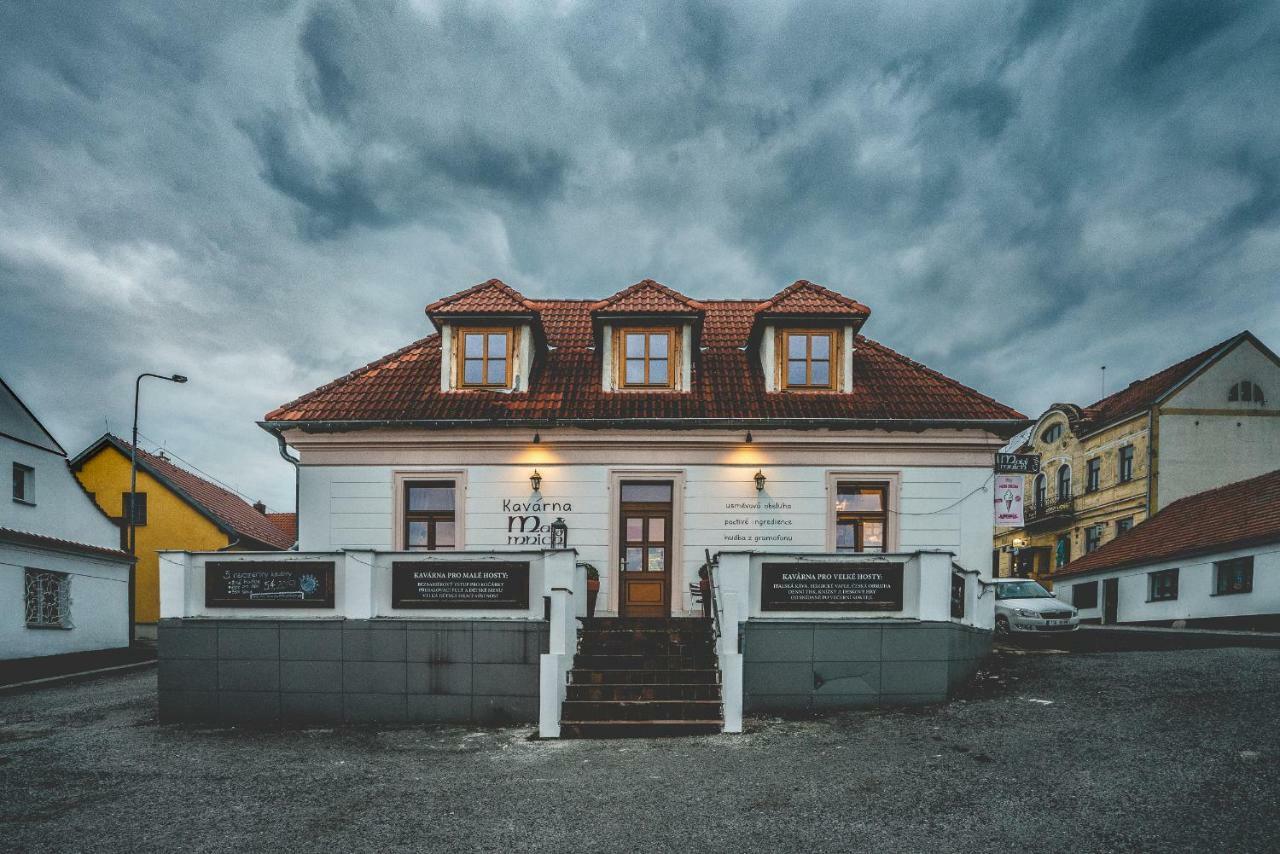 Apartmany Maly Mnich Mníšek pod Brdy Eksteriør bilde